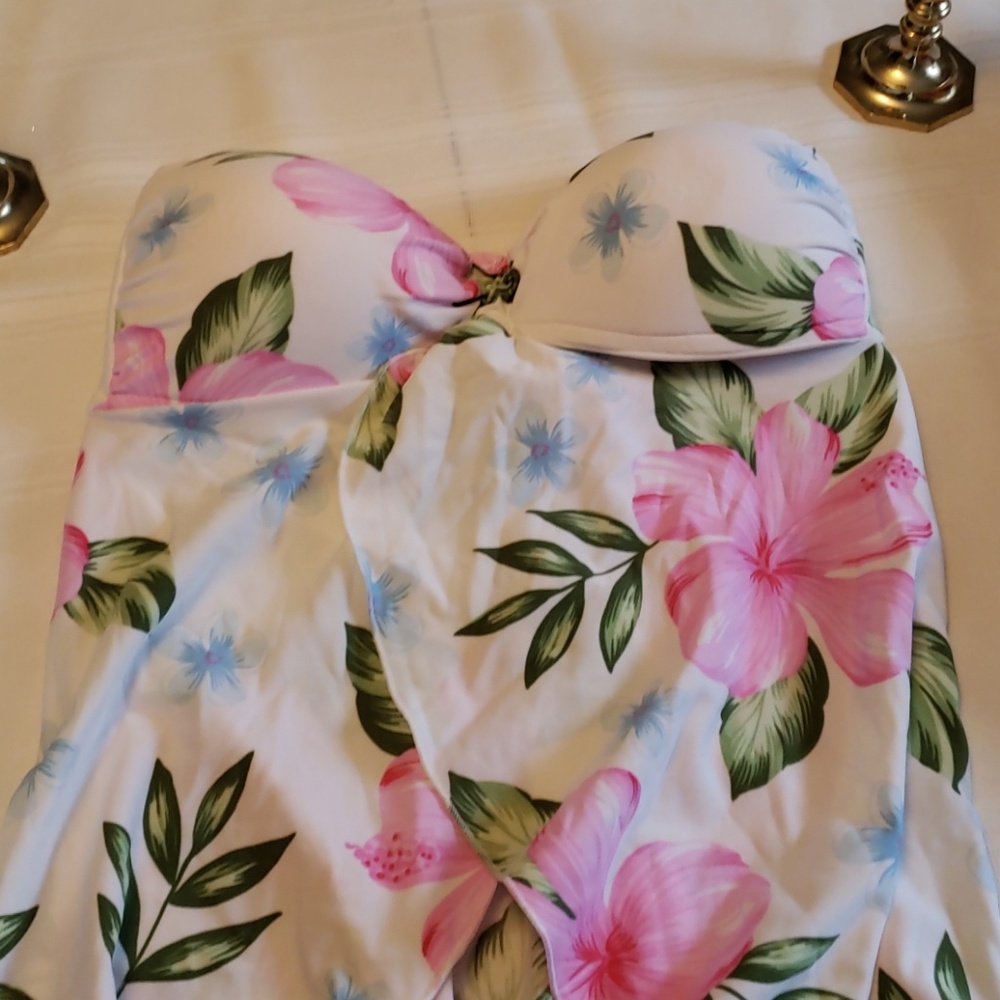 Venus tankini, flowing front, highwaisted bottoms